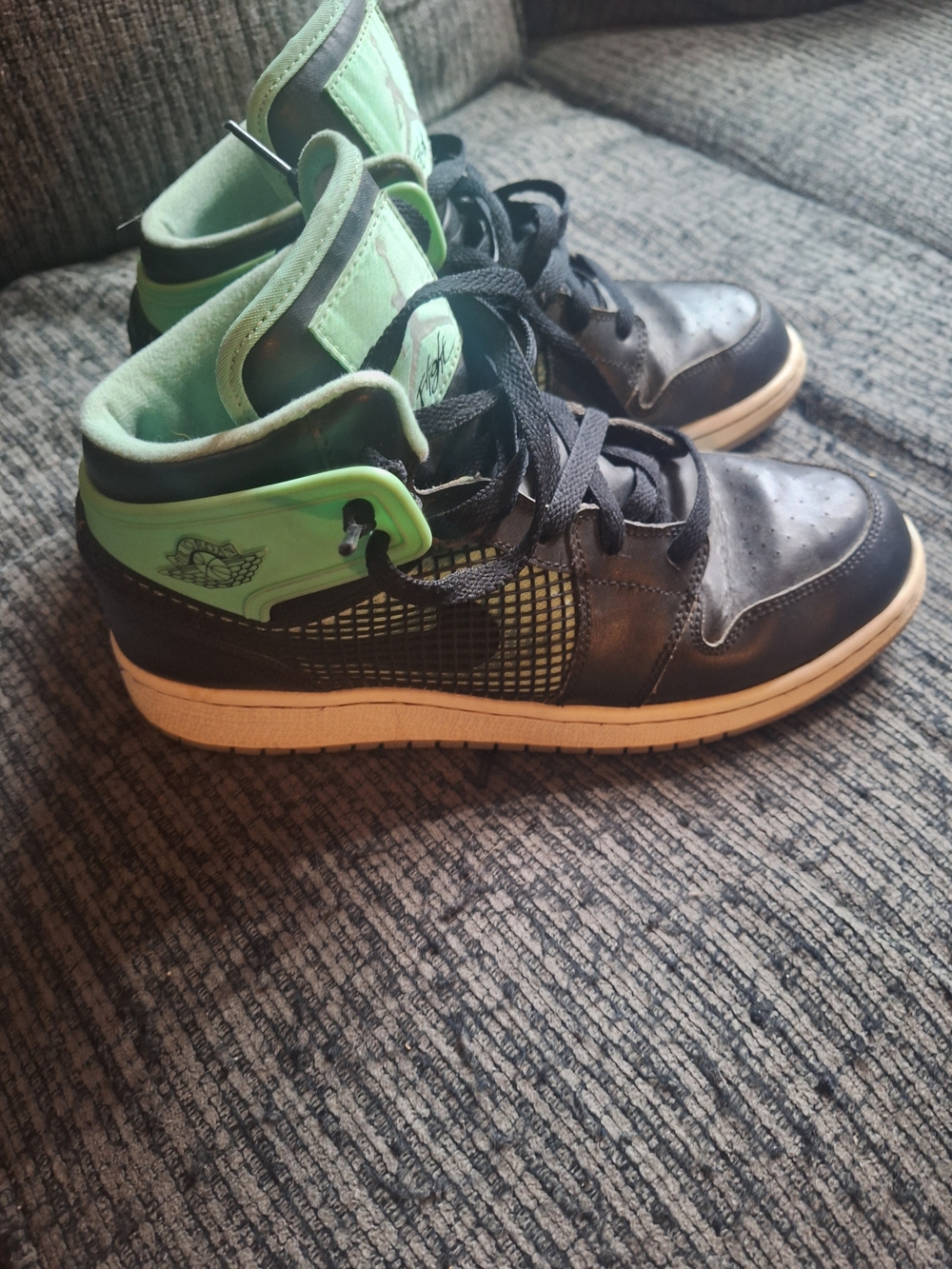 Nike Kids High-Top Sneakers in Black and Mint